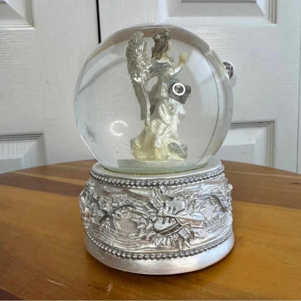 San Francisco Music Box silver bells angel snow‎ globe